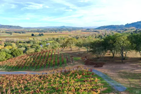 6225 W Dry Creek Rd, Healdsburg, CA 95448