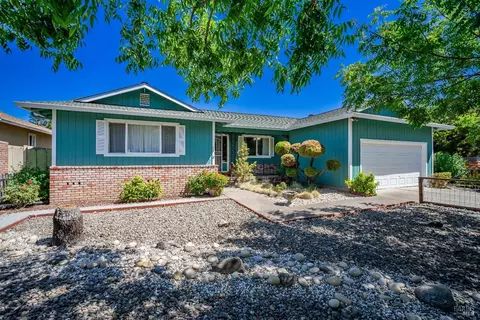 723 W 9th St, Santa Rosa, CA 95401
