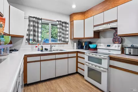 357 Mckinley St, Willits, CA 95490 photo 7