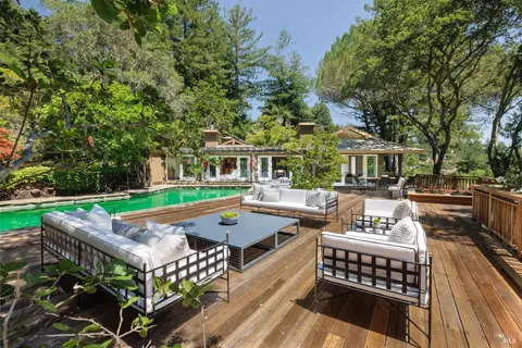 520 Woodland Rd, Kentfield, CA 94904