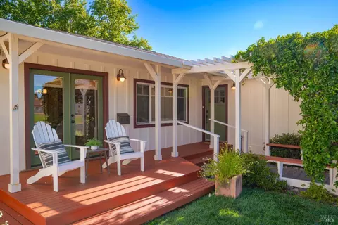560 Sanns Ln, Healdsburg, CA 95448 photo 3