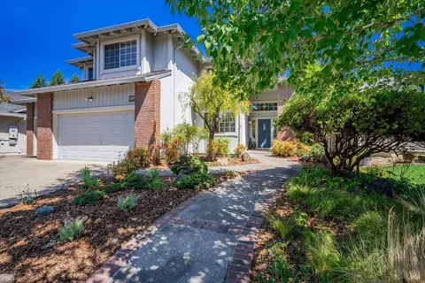 9269 Piccadilly Cir, Windsor, CA 95492 photo 2