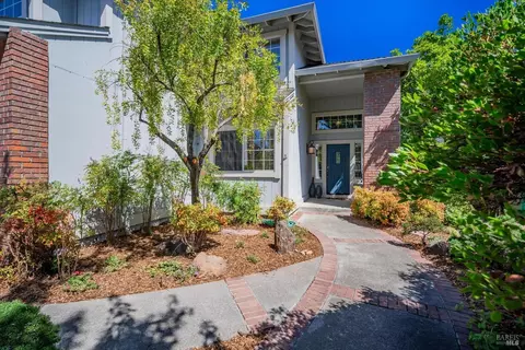 9269 Piccadilly Cir, Windsor, CA 95492 photo 3