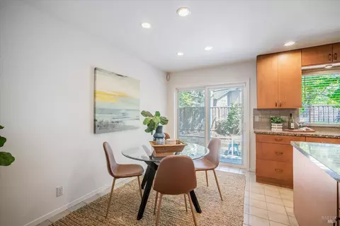 9269 Piccadilly Cir, Windsor, CA 95492 photo 15