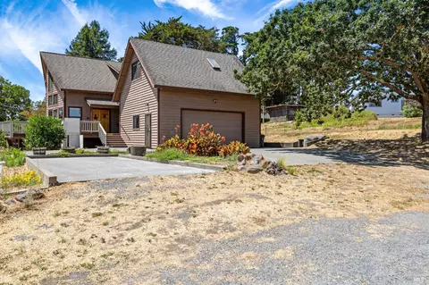 5872 Henning Rd, Sebastopol, CA 95472