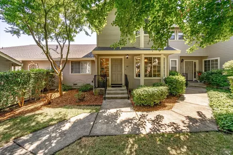 84 Valley Club Cir, Napa, CA 94558