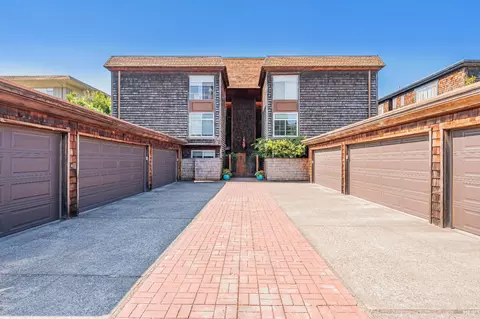 1055 S Eliseo Dr, Greenbrae, CA 94904
