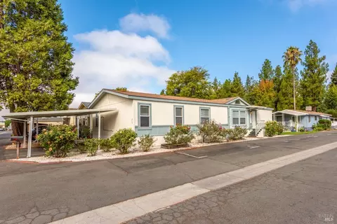 215 Apple Ln, Rohnert Park, CA 94928