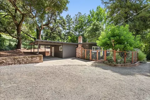 847 Strawberry Dr, Santa Rosa, CA 95404