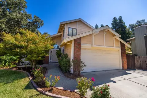 341 Dumbarton Dr, Vacaville, CA 95687 photo 2