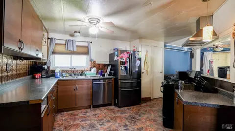 127 Phylis Ct, Vallejo, CA 94590 photo 6