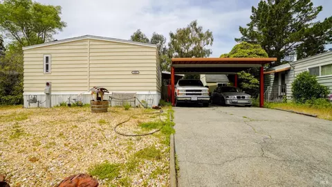 127 Phylis Ct, Vallejo, CA 94590 photo 3