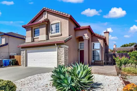 905 Celestine Cir, Vacaville, CA 95687