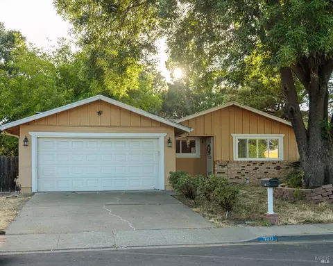 460 Bowline Dr, Vacaville, CA 95687
