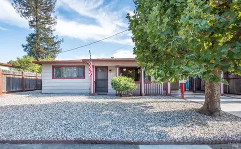 1132 San Clemente Dr, Santa Rosa, CA 95404