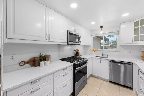 308 Tulip St, Fairfield, CA 94533 photo 12