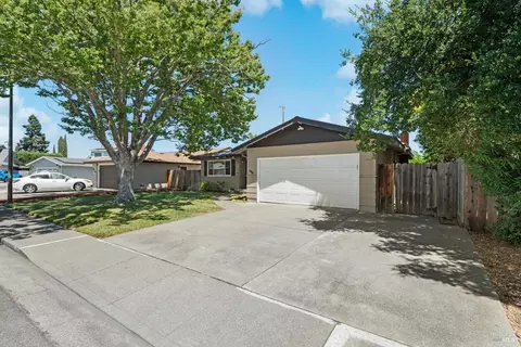 308 Tulip St, Fairfield, CA 94533 photo 3