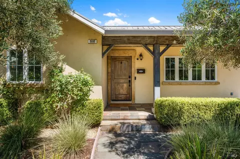 516 Brown St, Healdsburg, CA 95448