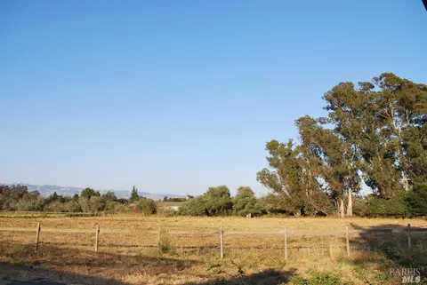 4140 Bodega Ave, Petaluma, CA 94952