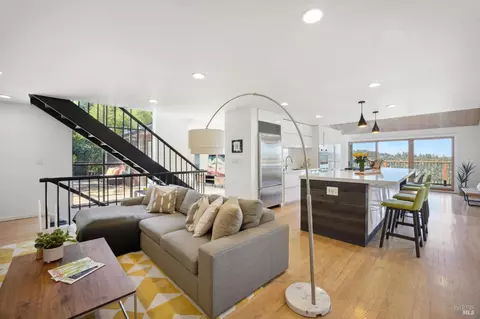 365 Crown Rd, Kentfield, CA 94904