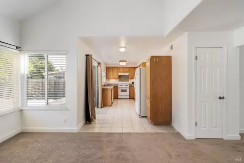 553 Berkeley Way, Fairfield, CA 94533 photo 10