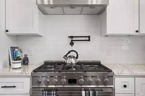 Kitchen - 2408 Celestin Ct, Ukiah, CA 95482 photo 7 of 7