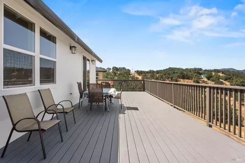 Exterior - 2408 Celestin Ct, Ukiah, CA 95482 photo 4 of 11