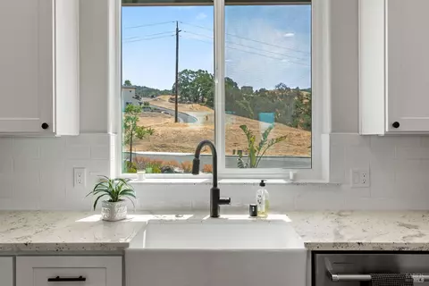Kitchen - 2408 Celestin Ct, Ukiah, CA 95482 photo 5 of 7