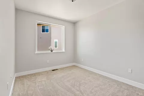 Bedroom - 2408 Celestin Ct, Ukiah, CA 95482 photo 4 of 5