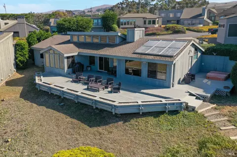 21562 Heron Dr, Bodega Bay, CA 94923