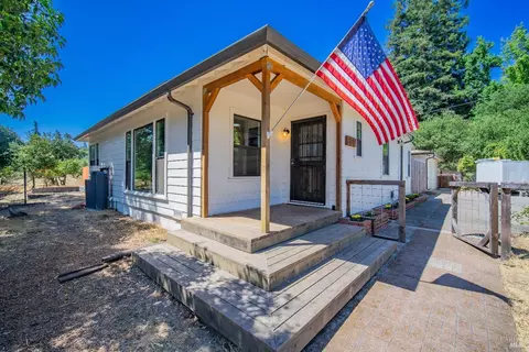 300 Bloomfield Rd, Sebastopol, CA 95472