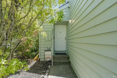 236 Courtyards E, Windsor, CA 95492
