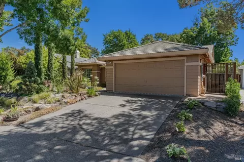 900 Ginkgo Pl, Windsor, CA 95492 photo 2
