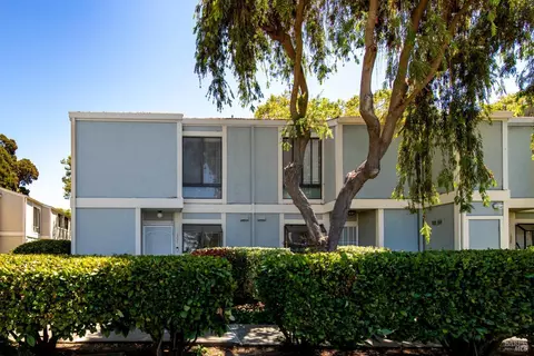900 Southampton Rd #166, Benicia, CA 94510