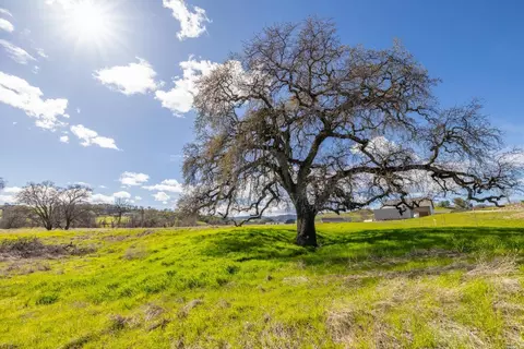 5 English Creek Ln, Vacaville, CA 95688