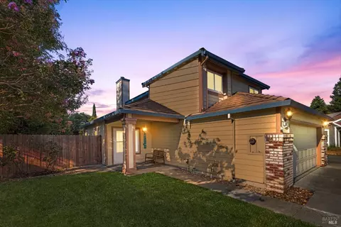 825 Granite Ct, Vacaville, CA 95687