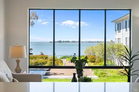 6 Captain Dr #329, Emeryville, CA 94608