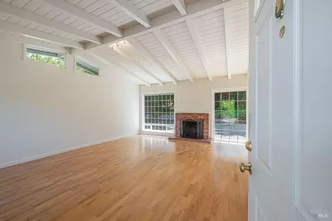 445 Sunset Pkwy, Novato, CA 94947 photo 2