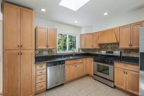 445 Sunset Pkwy, Novato, CA 94947 photo 6