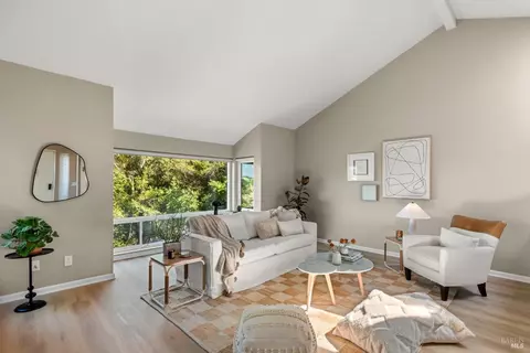 27 Escalle Ln, Larkspur, CA 94939