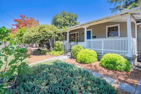 1912 Elizabeth Way, Santa Rosa, CA 95404