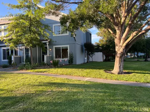 401 Fernbridge Pl, Novato, CA 94947