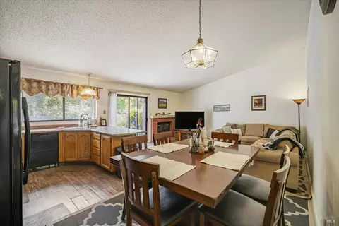 9424 Jessica Dr, Windsor, CA 95492 photo 12