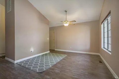 9424 Jessica Dr, Windsor, CA 95492 photo 5