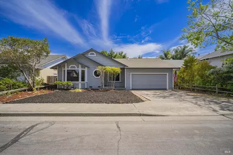 9424 Jessica Dr, Windsor, CA 95492