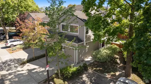 847 Chardonnay Cir, Petaluma, CA 94954