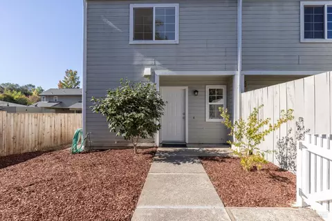 1466 Townview Ave, Santa Rosa, CA 95405