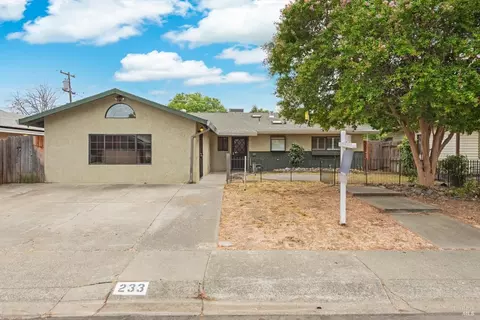 233 Ironwood St, Vacaville, CA 95688