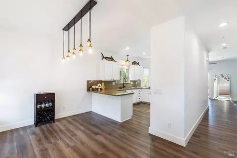 8 Nicholas Ct, Napa, CA 94558 photo 3