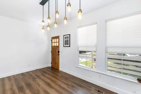 8 Nicholas Ct, Napa, CA 94558 photo 4